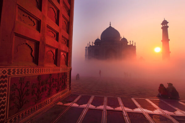 sunset-mist-at-Taj-Mahal_23