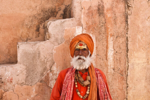EK5MD2 India, Rajasthan, Jaipur, the Amber Fort, an indian sadhu